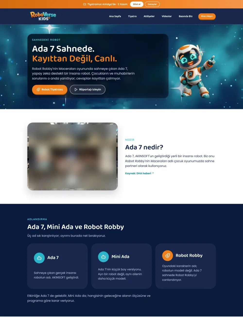 RoboVerse Kids sitesinin Ada 7 sayfası: “Ada 7 Sahnede. Kayıttan Değil, Canlı.” başlığı ve Ada 7, Mini Ada, Robot Robby ayrımı