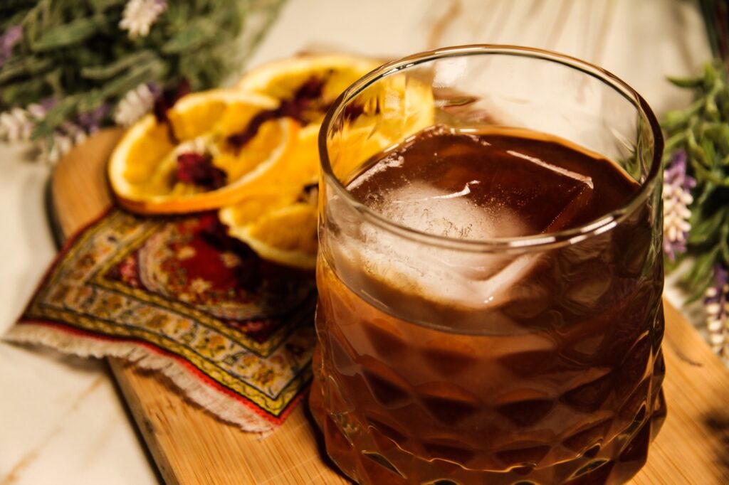 kava-lounge-canakkale-kordon-restoran-deneyim-tasarimi